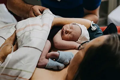 fkf_franziska_kestel_fotografie_familienfotografie_geburtsreportage_kreissaal-swiper-400